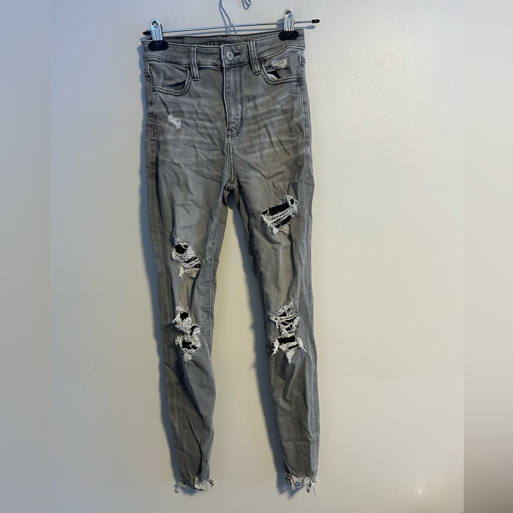 American eagle women’s 0 Distressed Gray denim super high rise skinny Jeans